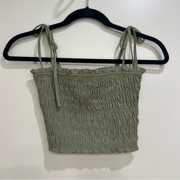 Scrunch Crop Top - Picture 2 of 8